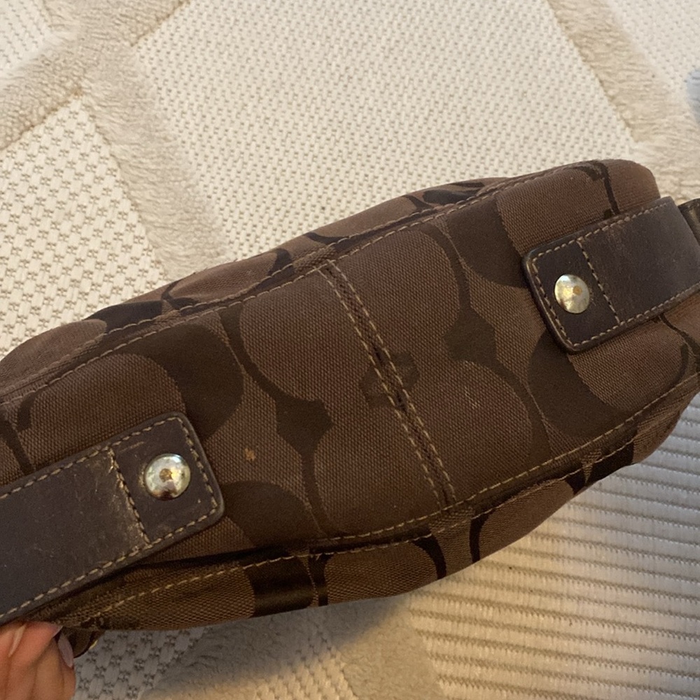 Signature Coach Shoulder Bag - Picture 3 of 5